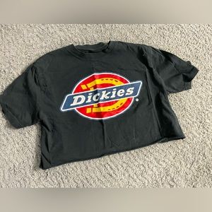 I got this shirt as a gift never wore it and just sits in my dresser